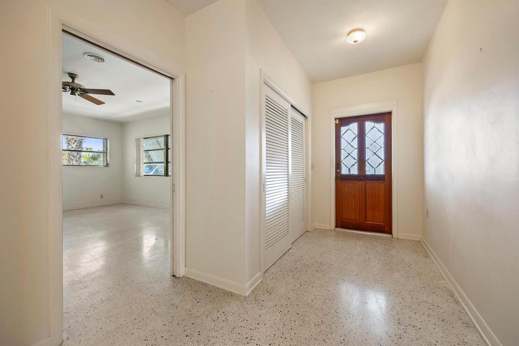 Photo of 1001 SW 2nd Street, Boynton Beach, FL 33435 (MLS # R11053317)