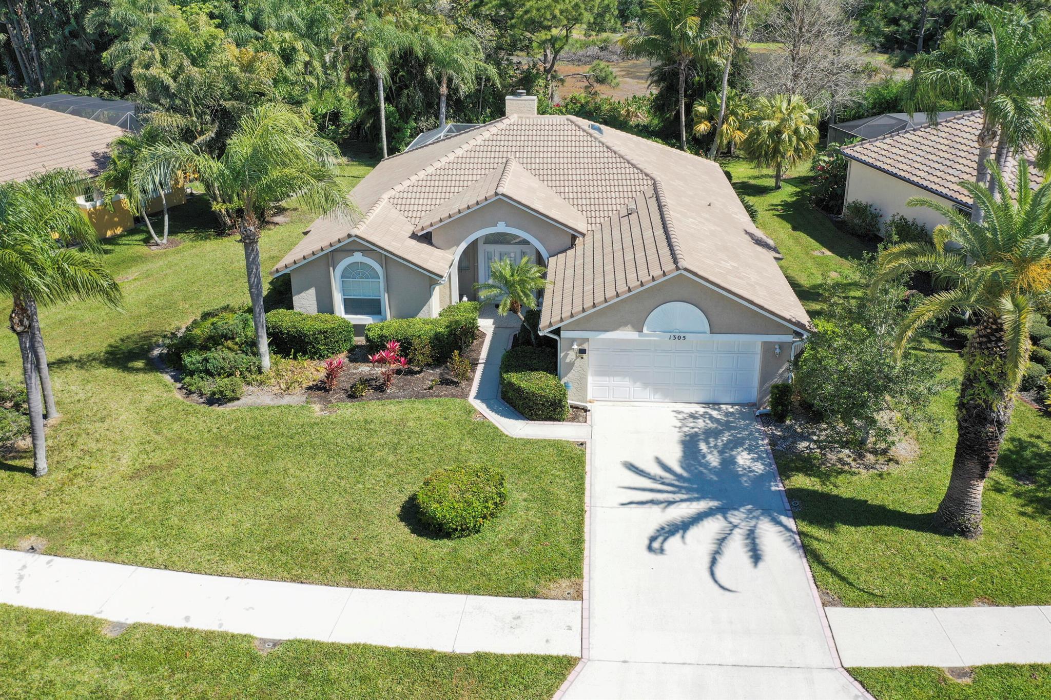 1305 SW Briarwood Drive