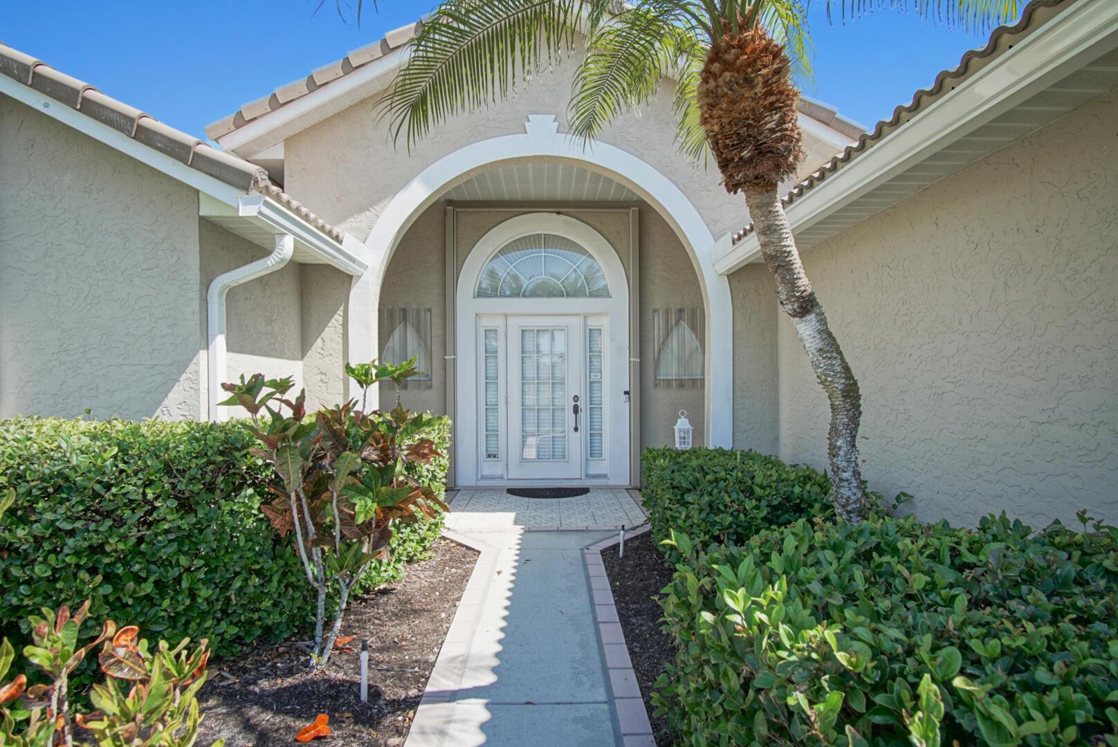 1305 SW Briarwood Drive