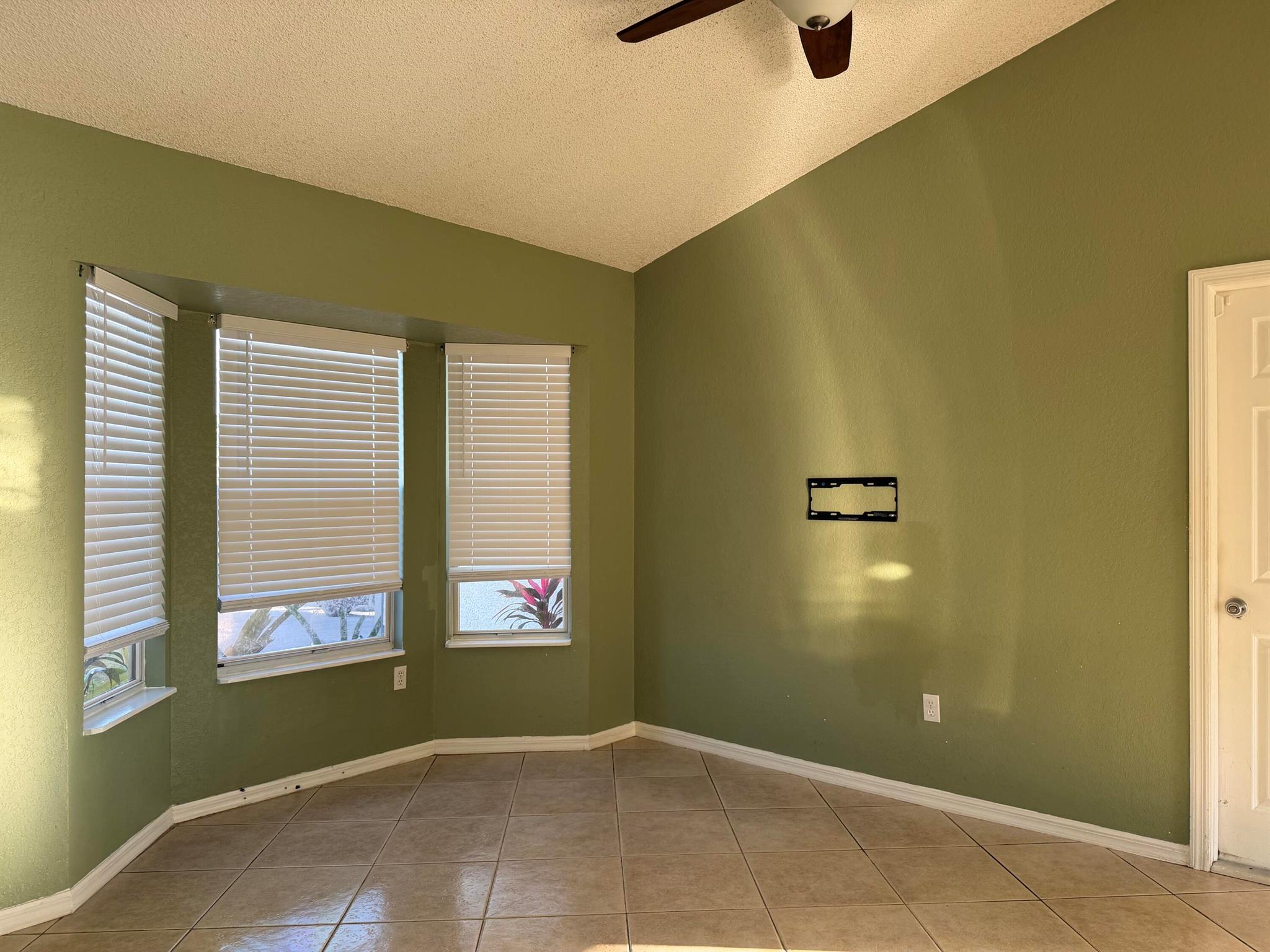 PORT ST LUCIE SECTION 21 - Residential Lease