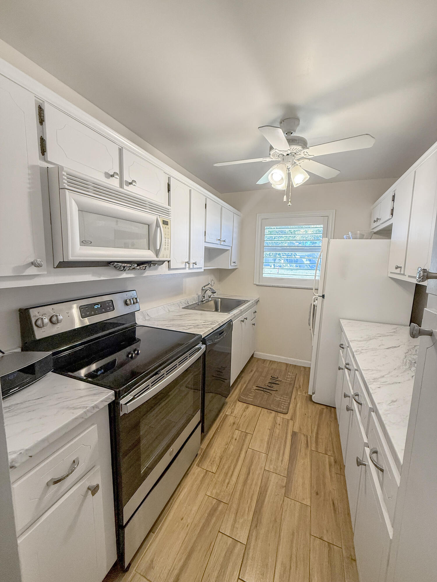 POINTE OVERLOOK CONDO - Residential