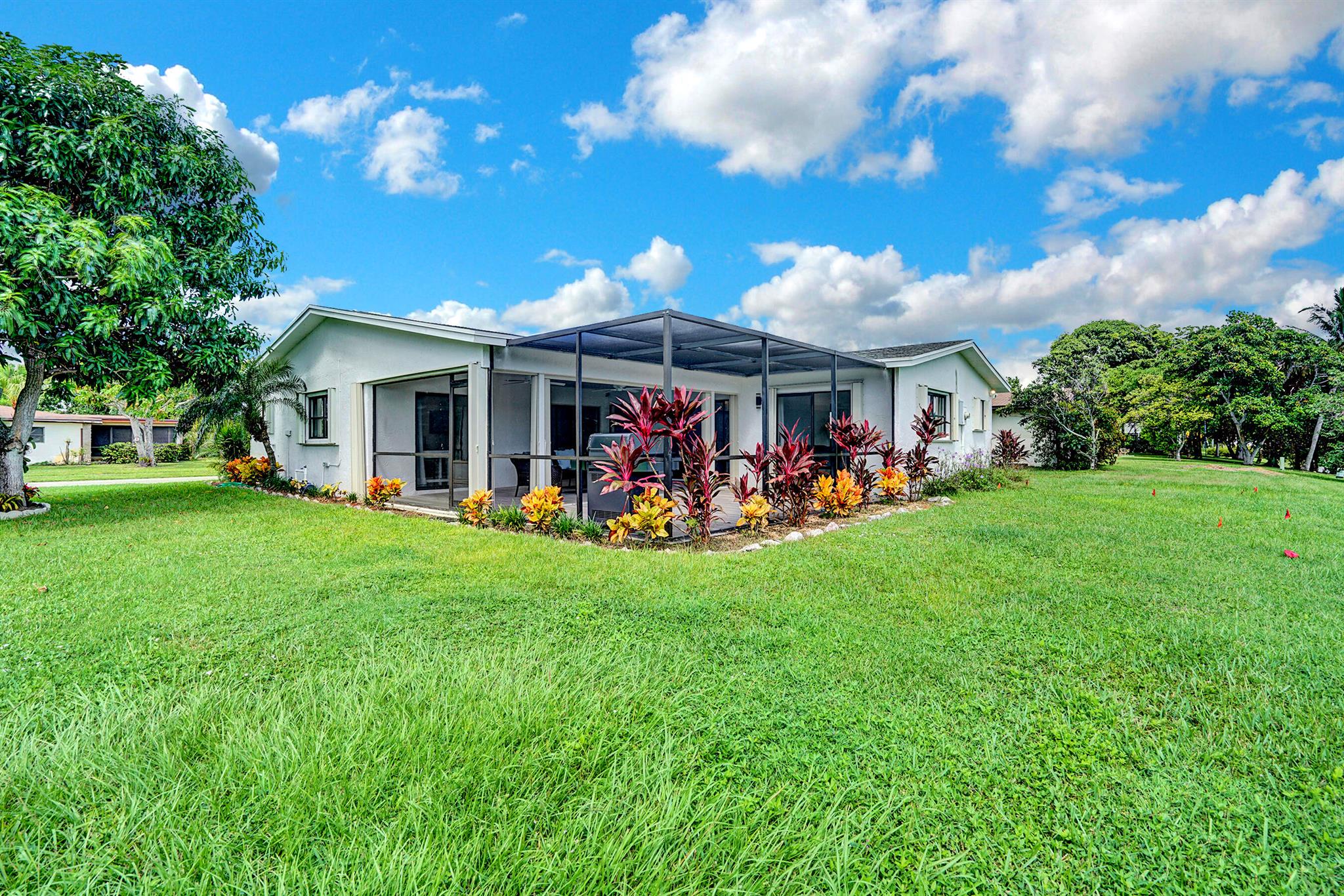 COCO WOOD LAKES SEC 1 - Residential Lease