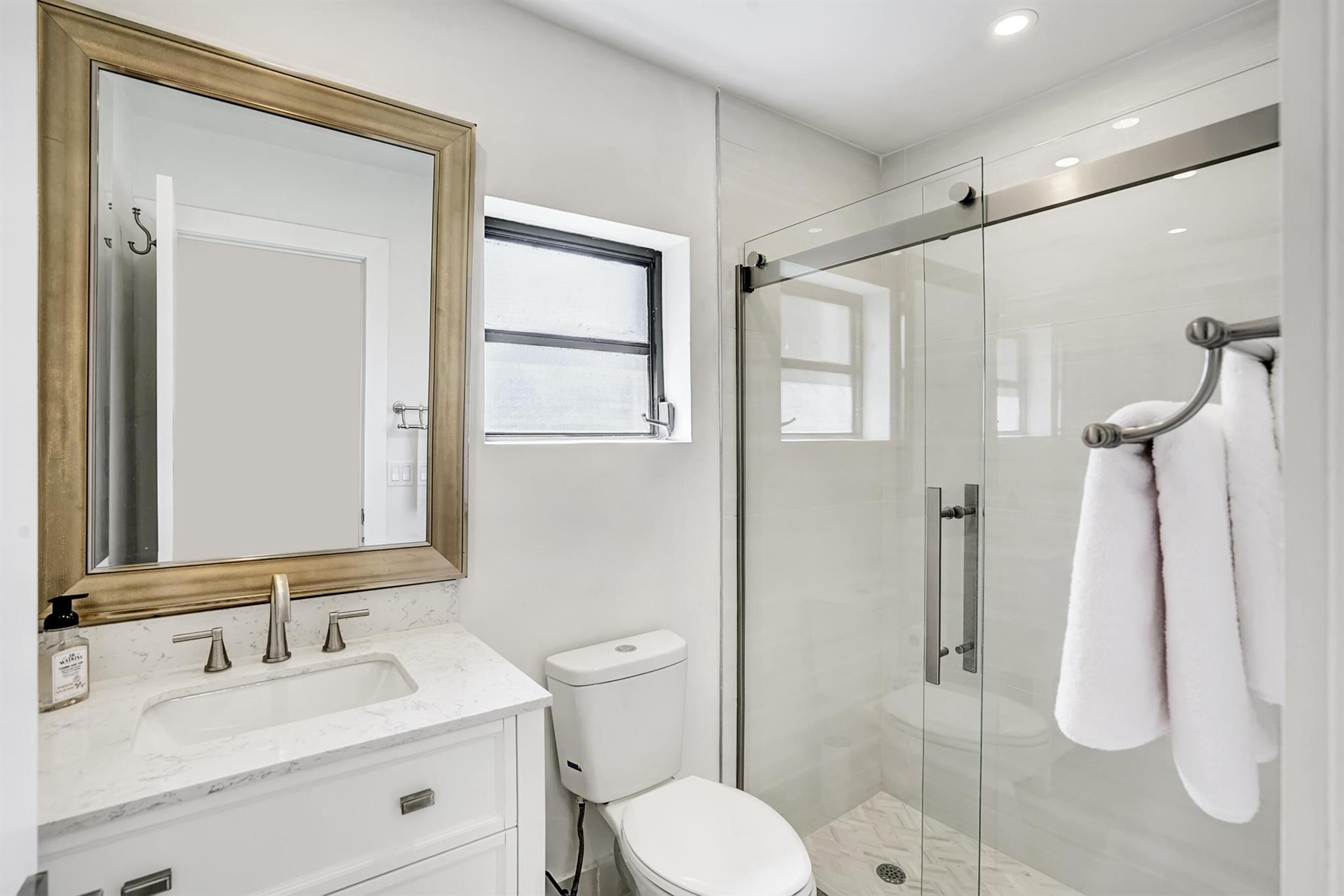 COCO WOOD LAKES SEC 1 - Residential Lease