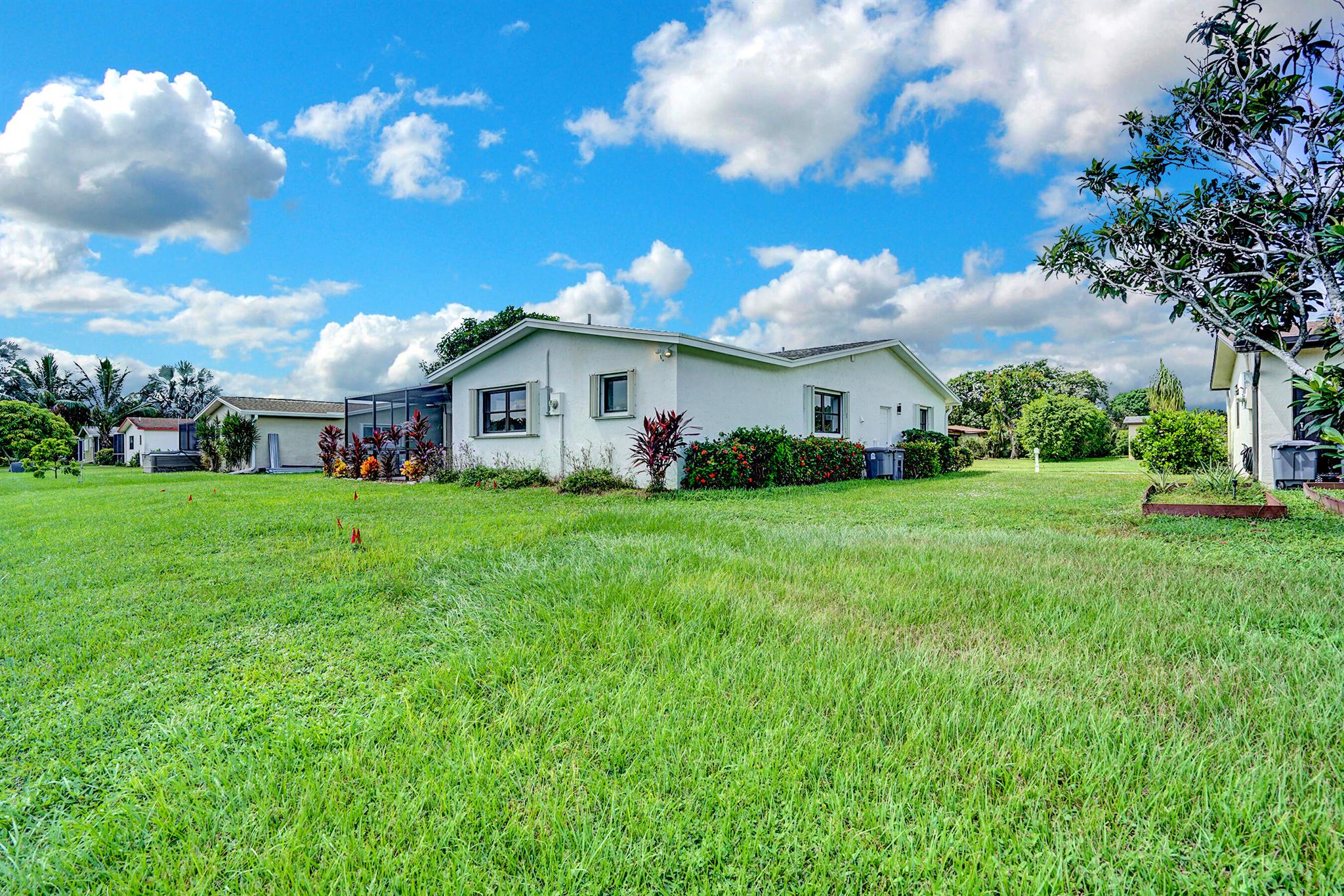 COCO WOOD LAKES SEC 1 - Residential Lease