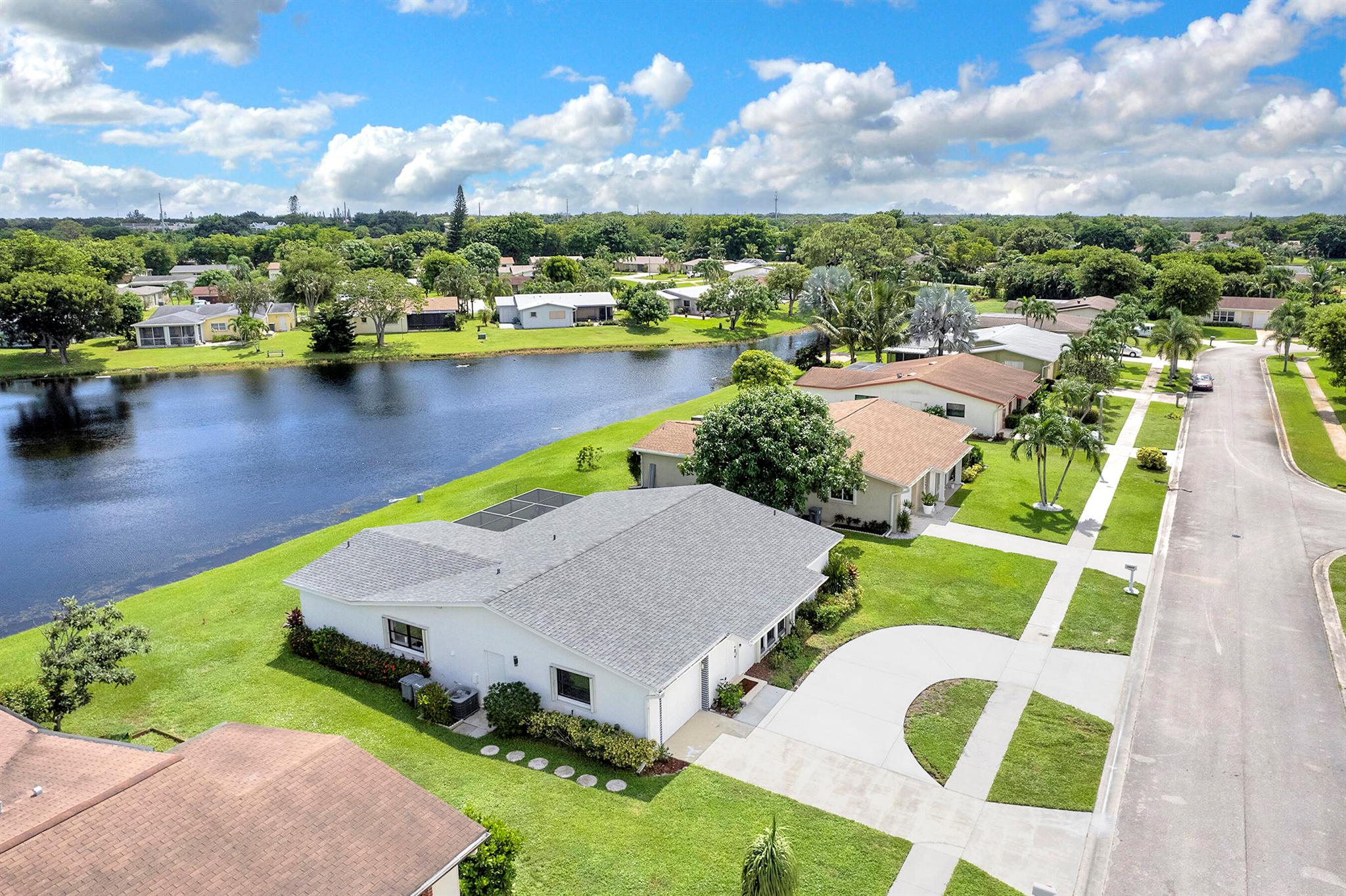 COCO WOOD LAKES SEC 1 - Residential Lease