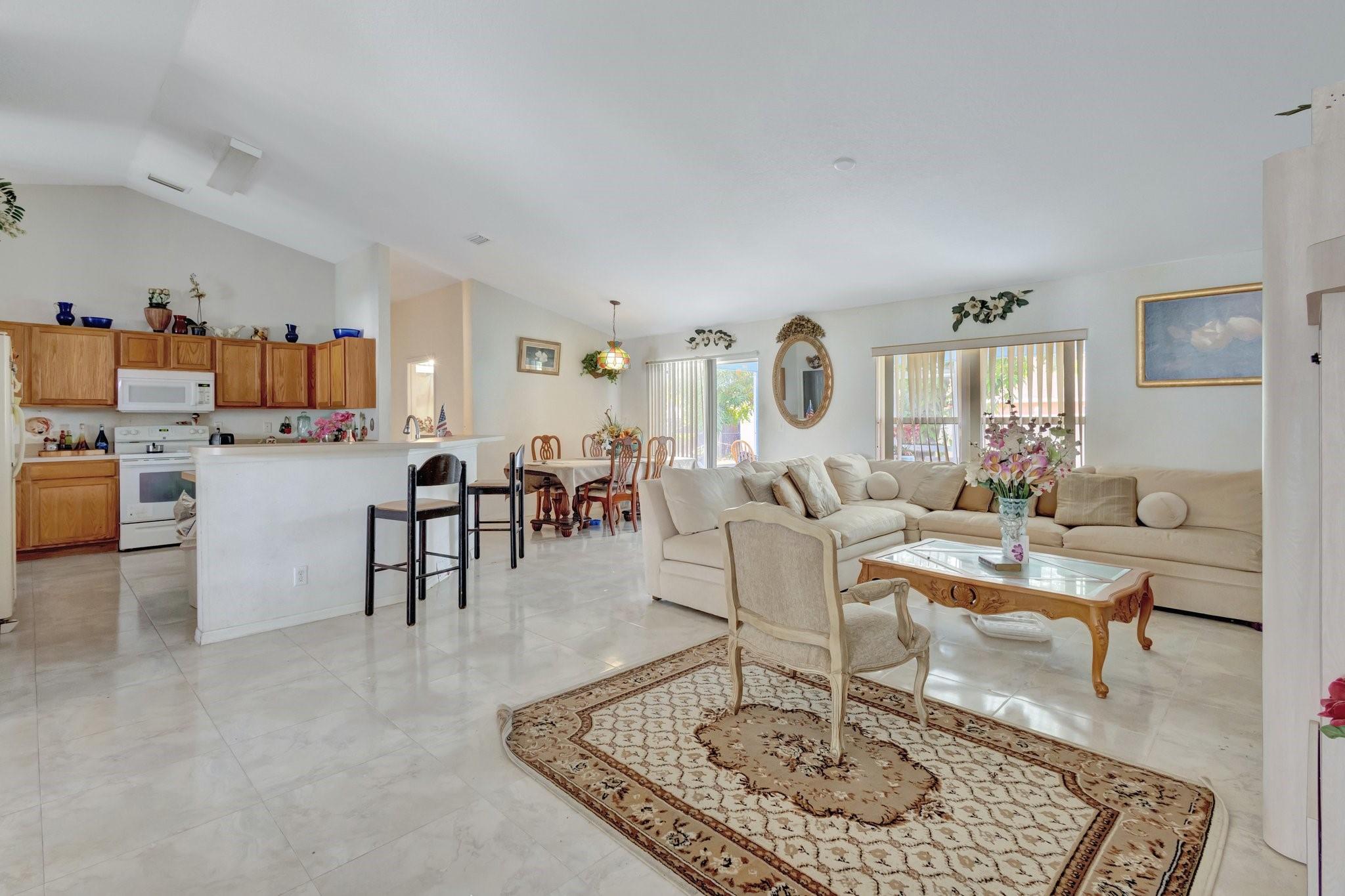 1458 SW San Esteban Ave