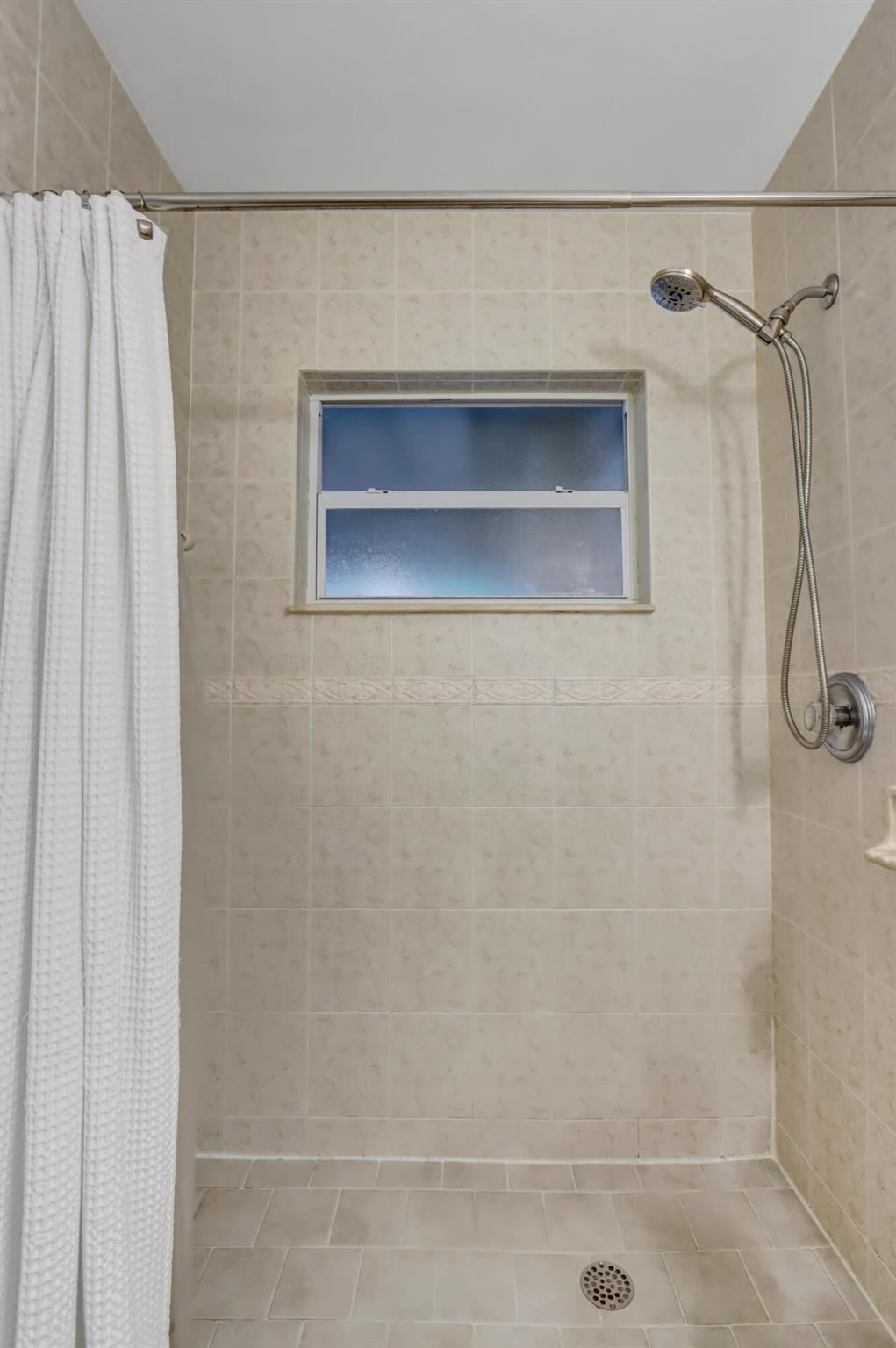 GREENACRES 2 - Residential