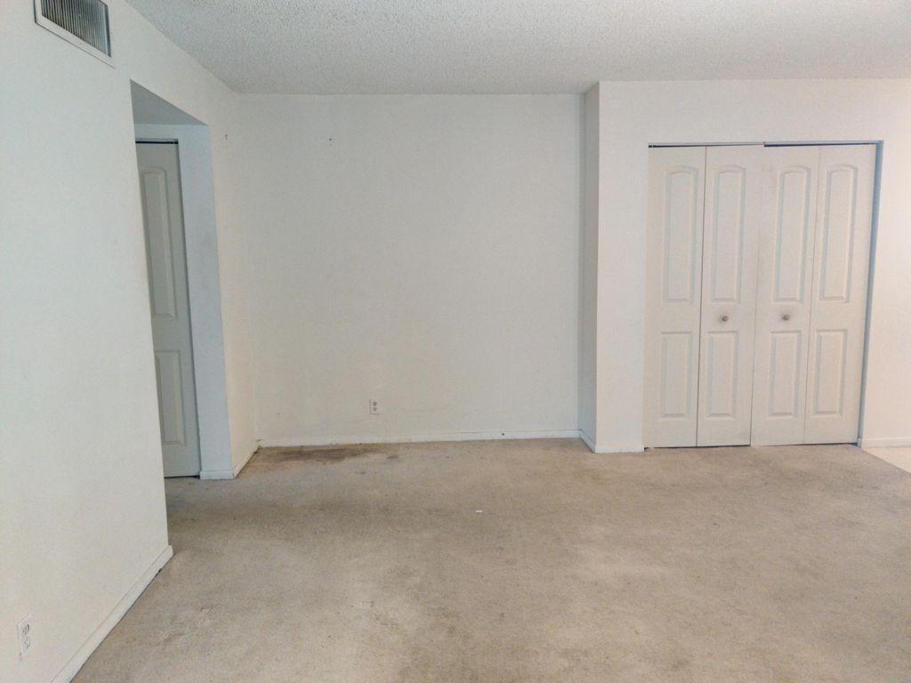 Photo of 150 Pineview Road #E4, Jupiter, FL 33469 (MLS # R11150605)