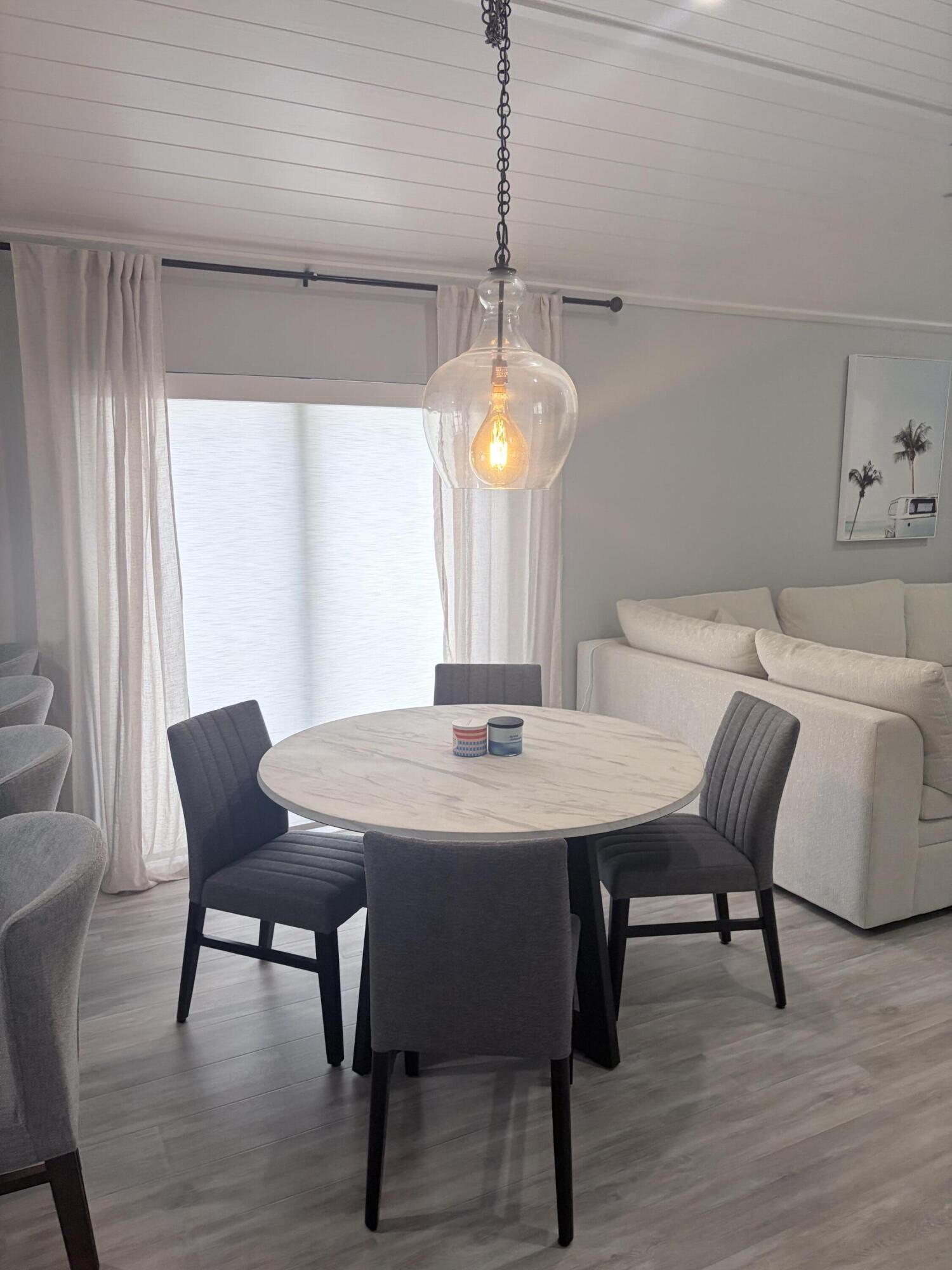 WINDWOOD UNIT I - Residential Lease
