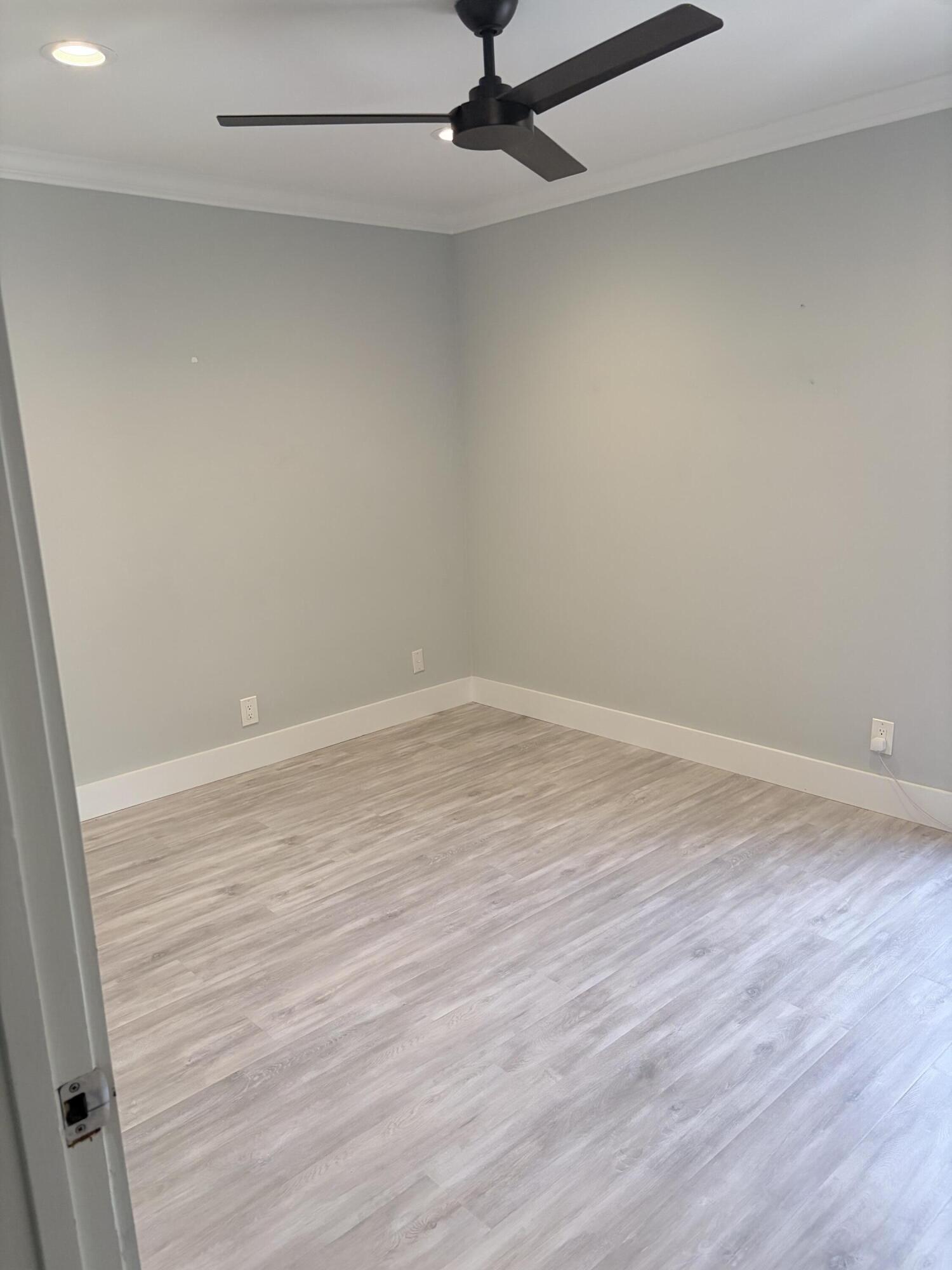 WINDWOOD UNIT I - Residential Lease