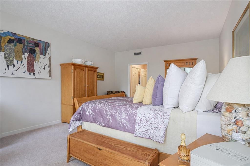 VICTORIA CONDO - Residential