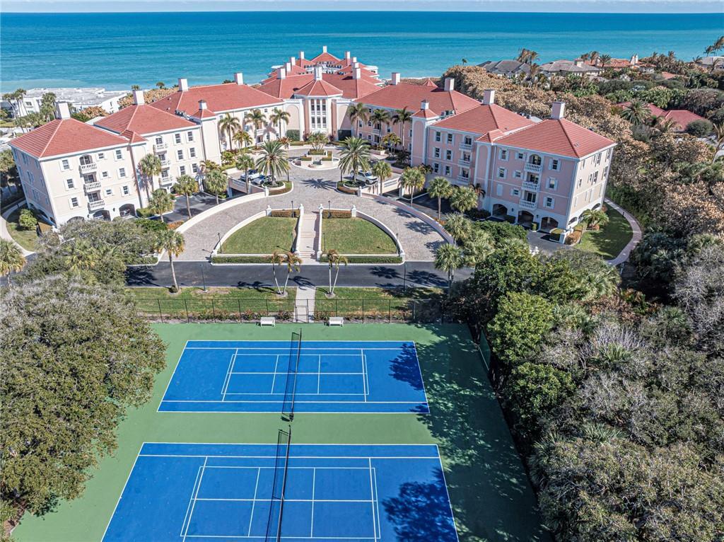 VICTORIA CONDO - Residential