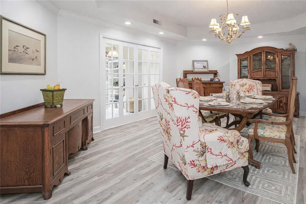 VICTORIA CONDO - Residential