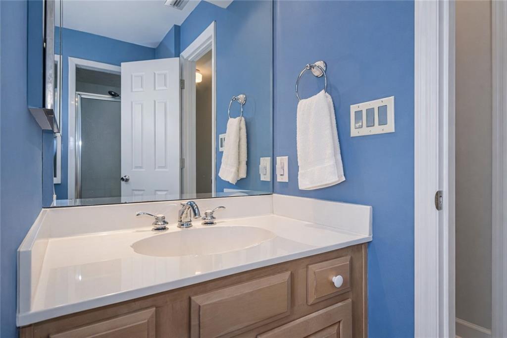 VICTORIA CONDO - Residential