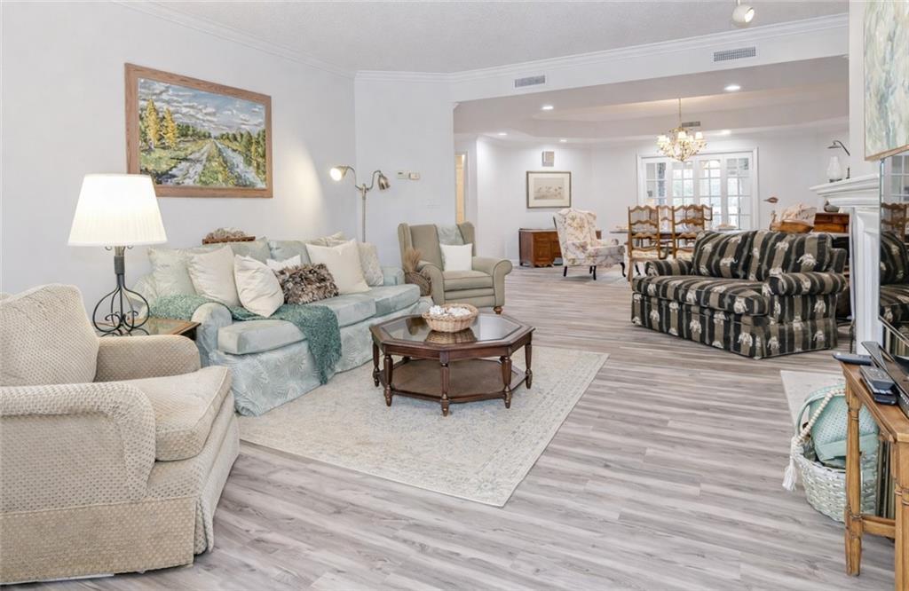 VICTORIA CONDO - Residential