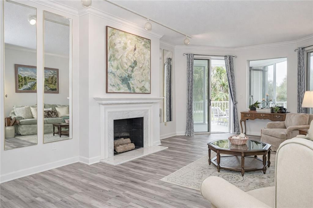 VICTORIA CONDO - Residential