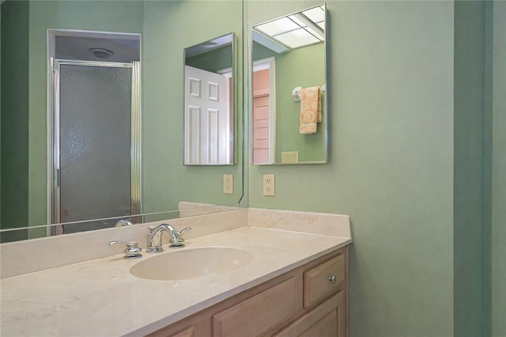 VICTORIA CONDO - Residential