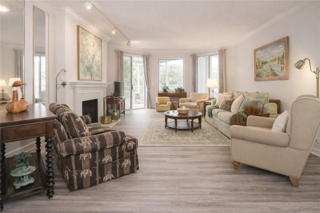 VICTORIA CONDO - Residential