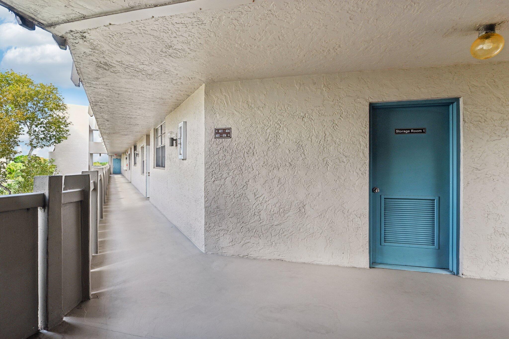 COLONY POINT 4 CONDO - Residential