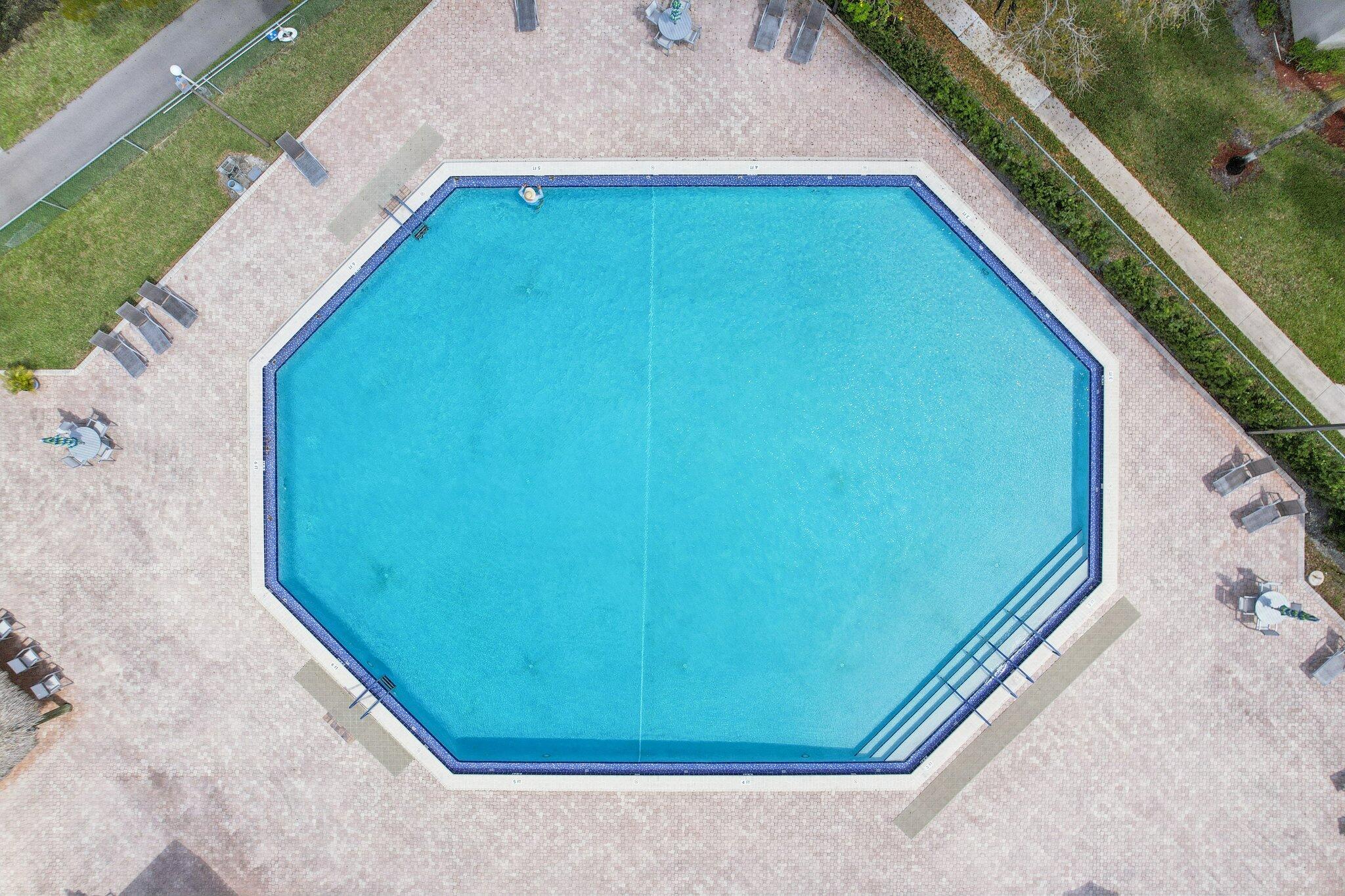 COLONY POINT 4 CONDO - Residential