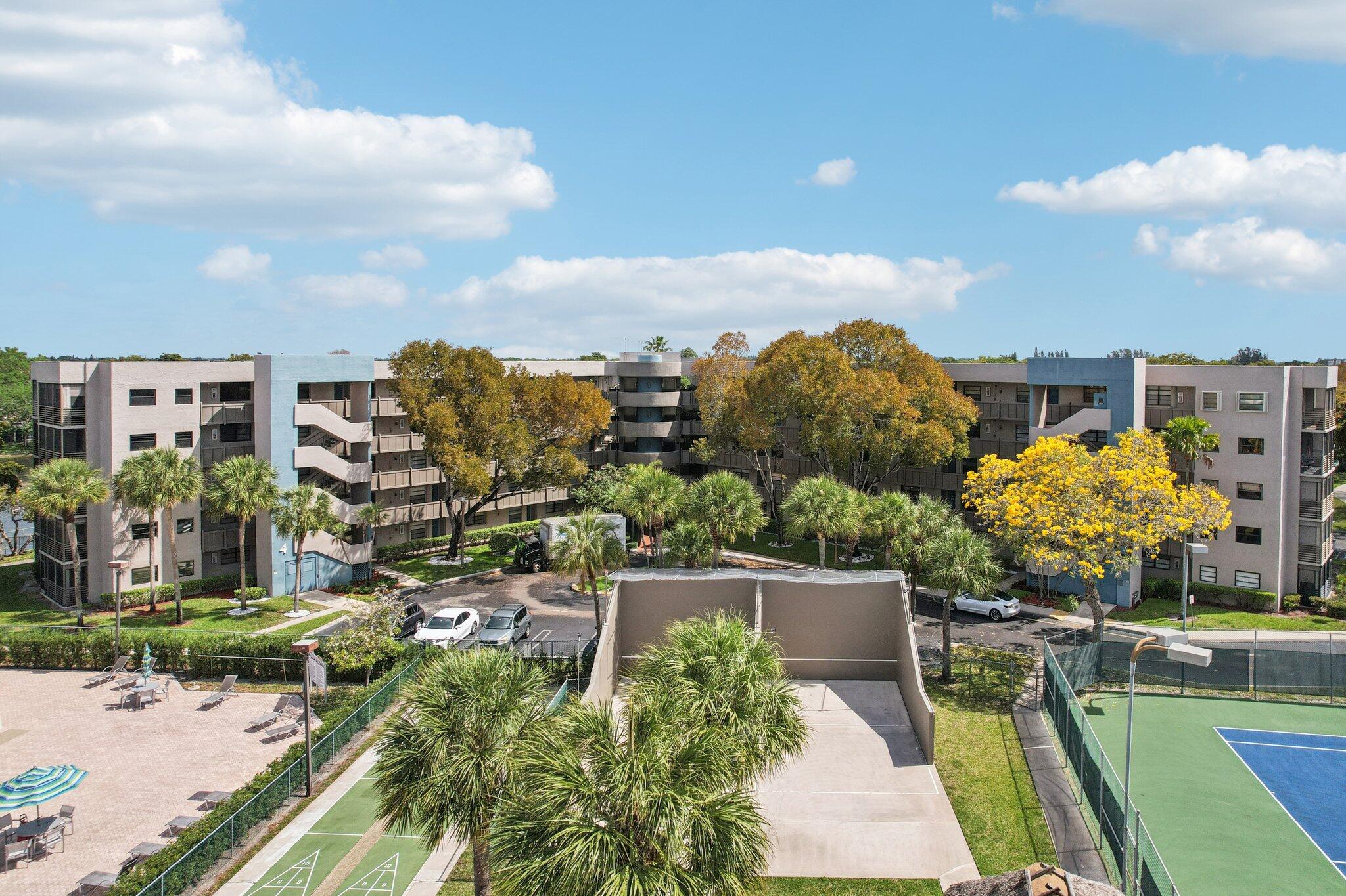 COLONY POINT 4 CONDO - Residential