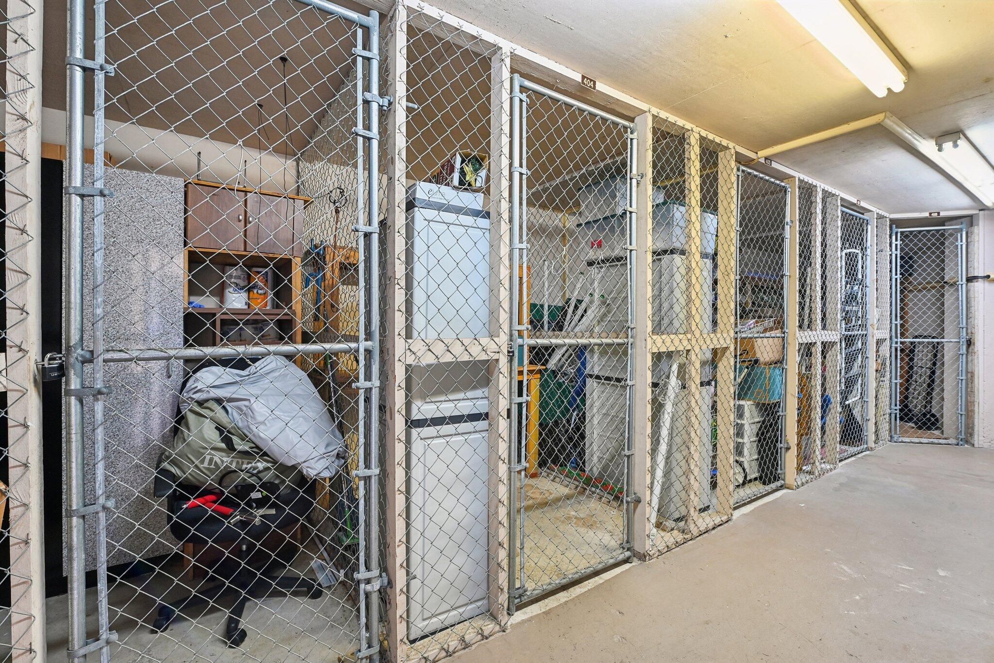 COLONY POINT 4 CONDO - Residential