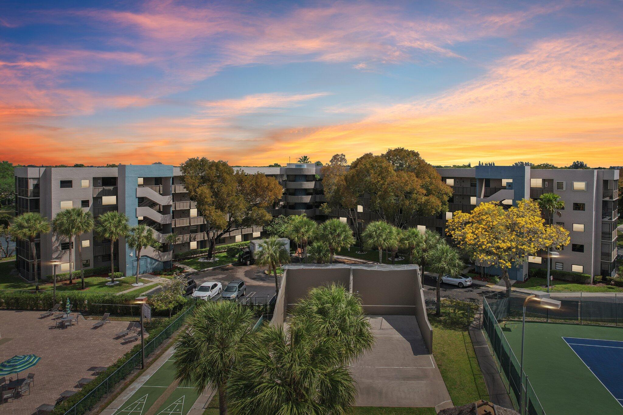 COLONY POINT 4 CONDO - Residential