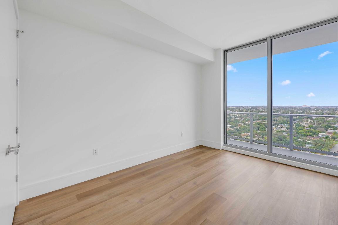 Nautilus 220 Condominium - Residential