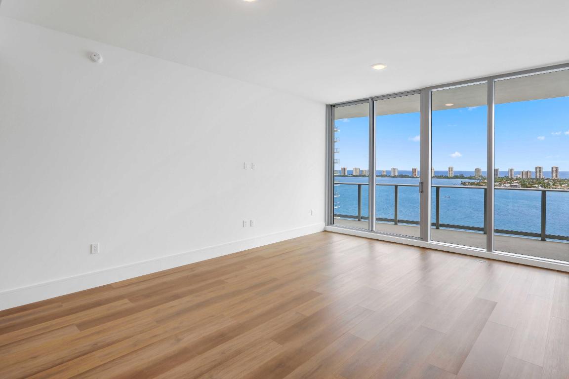 Nautilus 220 Condominium - Residential