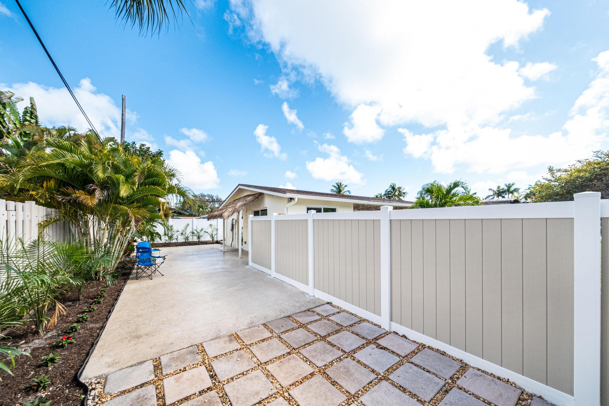 CALIBAN - Residential Lease