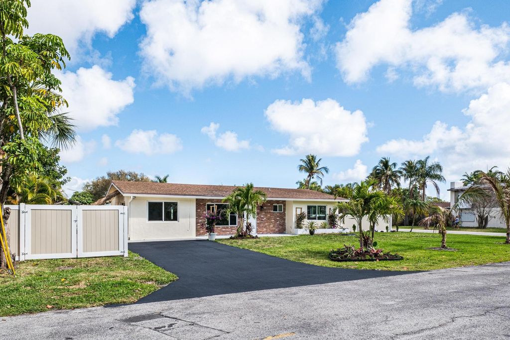 Photo of 2611 NE 16th Street, Pompano Beach, FL 33062 (MLS # B26002684)