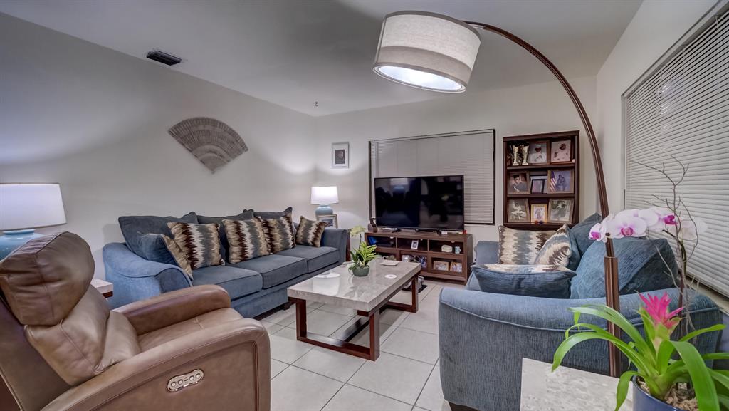 ORCHARD VILLA - Residential