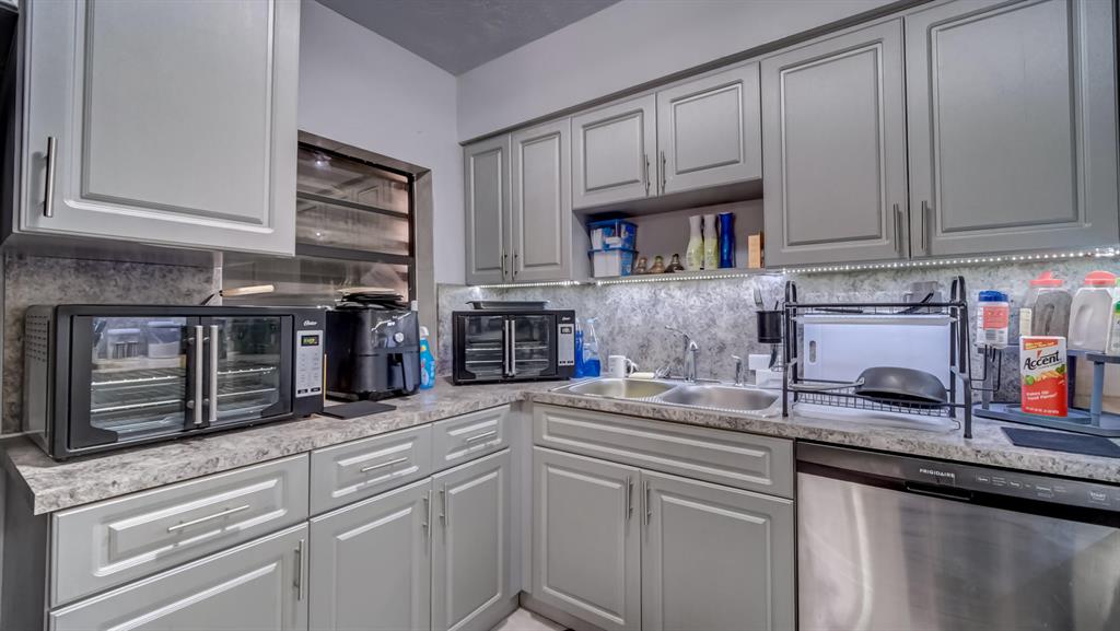 ORCHARD VILLA - Residential