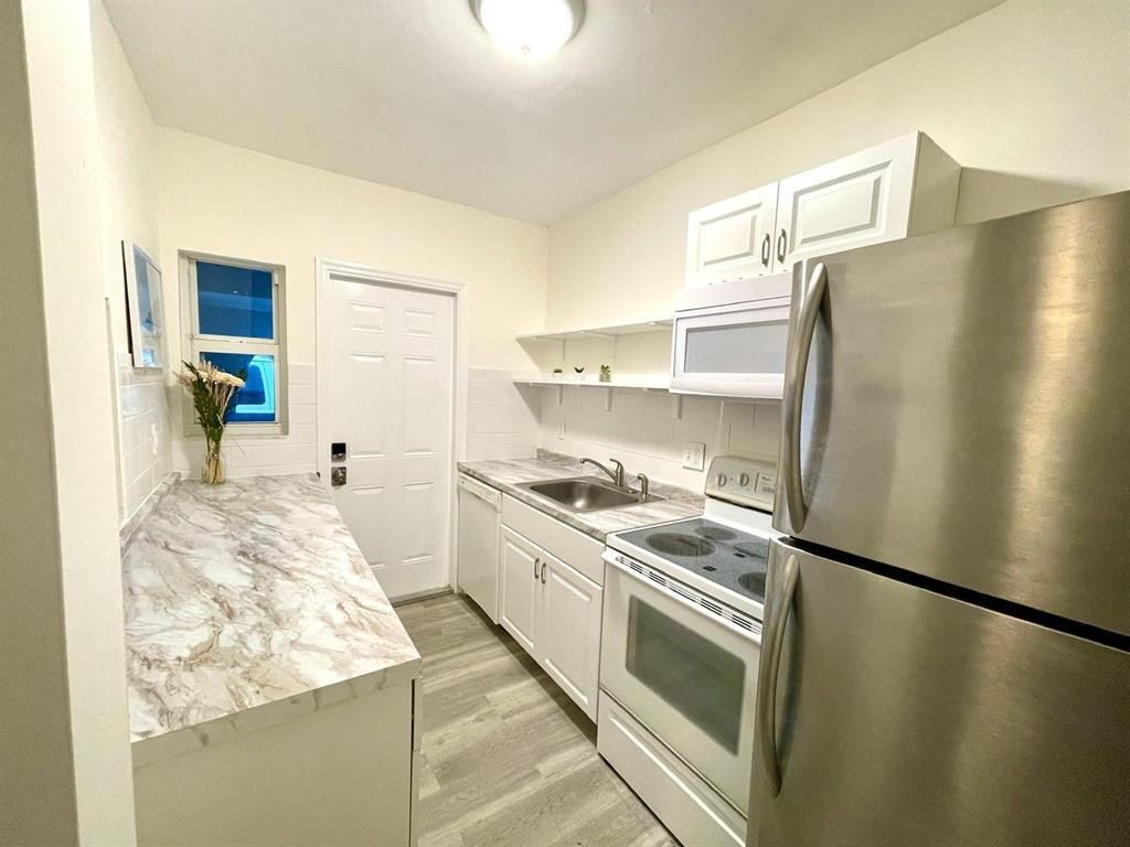 Photo of 828 NE 17th Avenue #2, Fort Lauderdale, FL 33304 (MLS # B26024899)