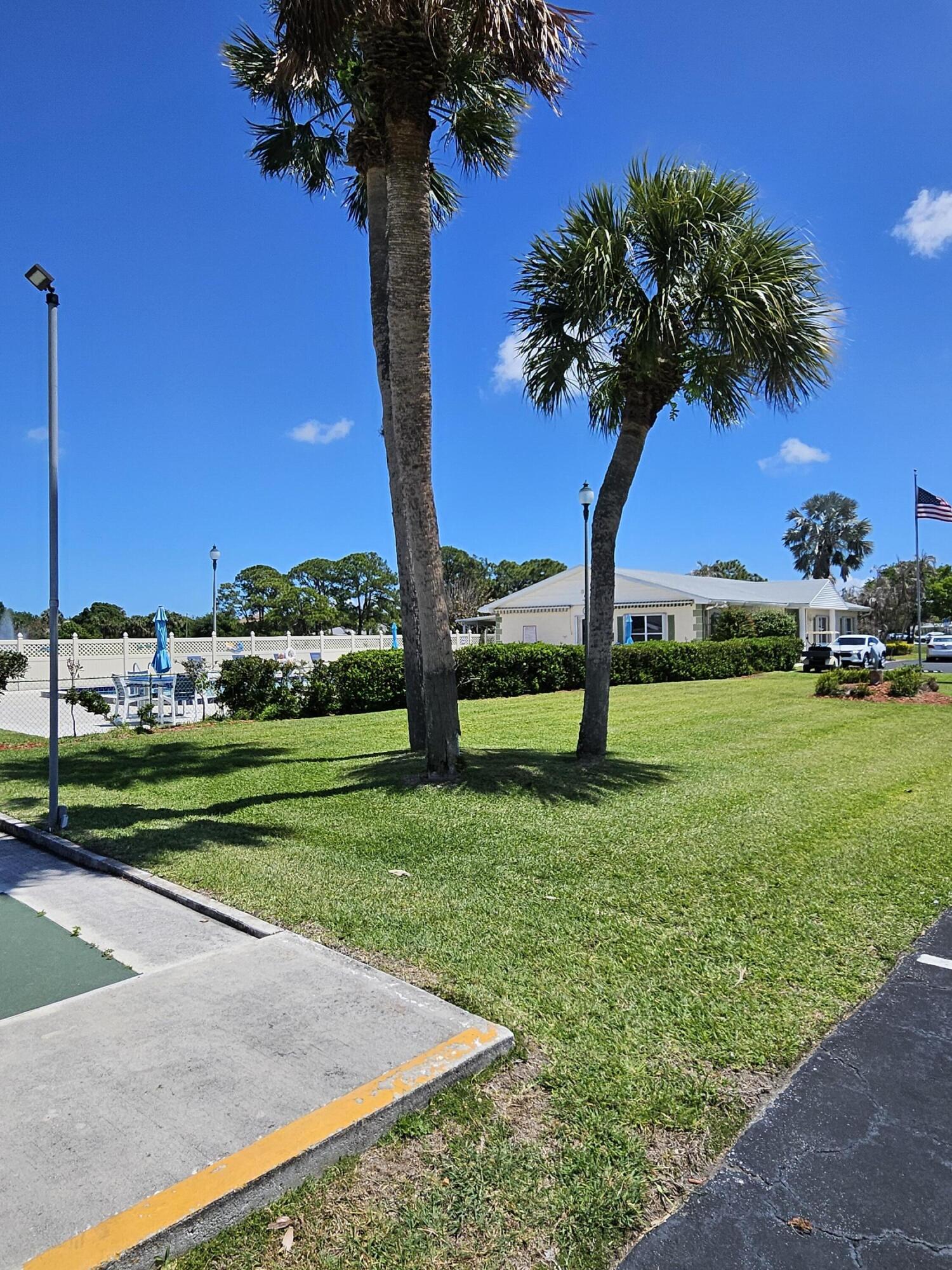 HIGH POINT OF FORT PIERCE CONDOMINIUM SECTION 1 - Residential