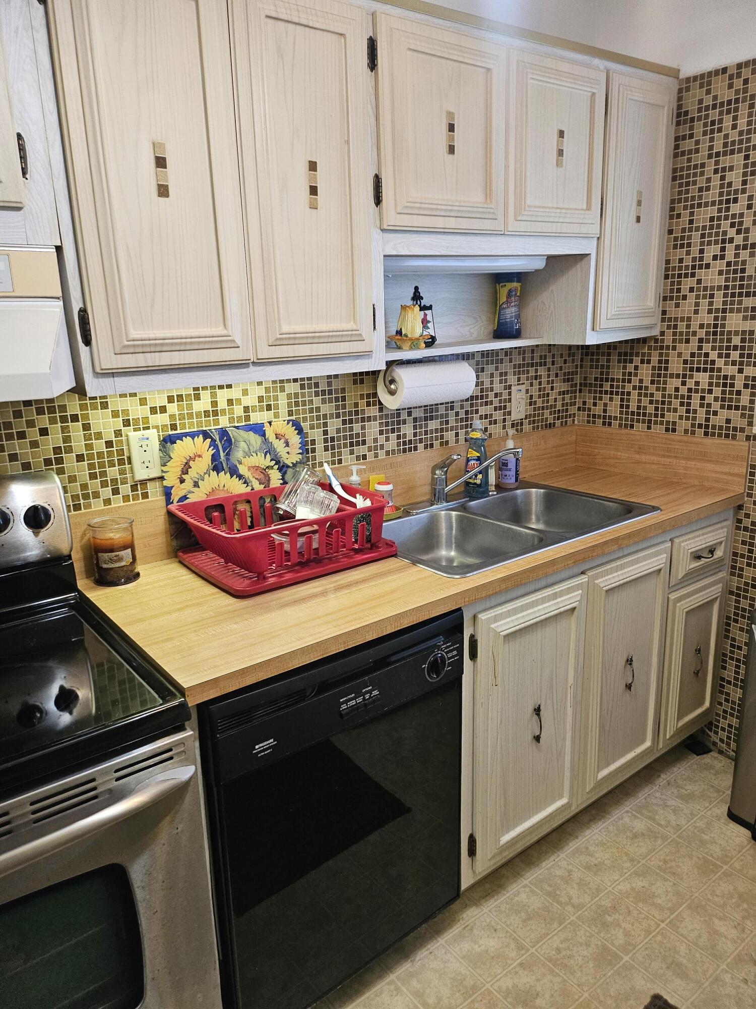 HIGH POINT OF FORT PIERCE CONDOMINIUM SECTION 1 - Residential