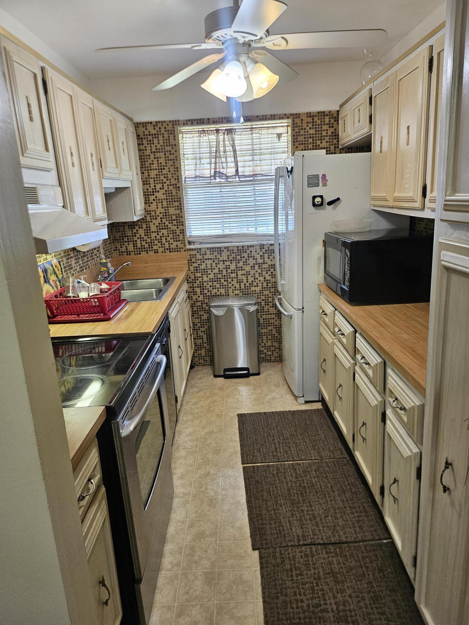 HIGH POINT OF FORT PIERCE CONDOMINIUM SECTION 1 - Residential