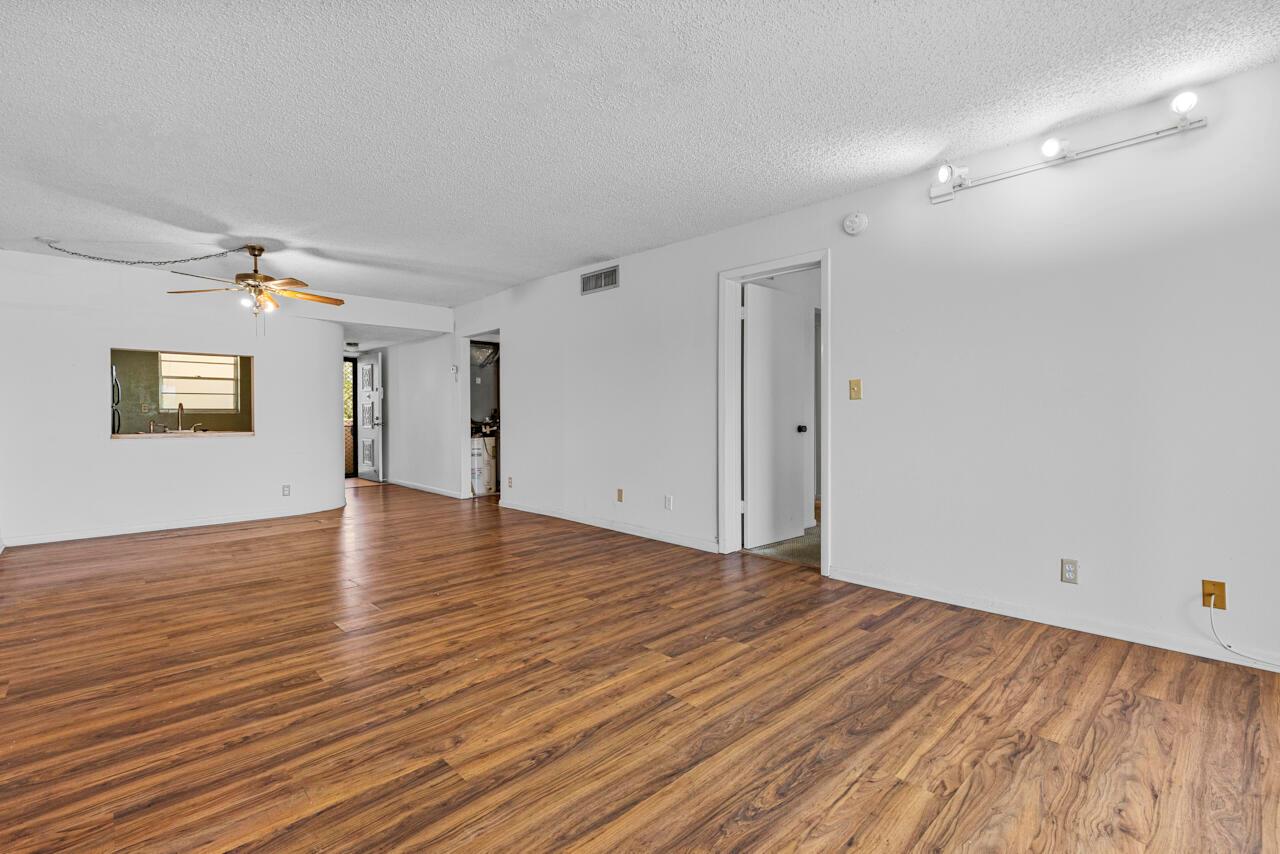 3905 N Nob Hill Road 300