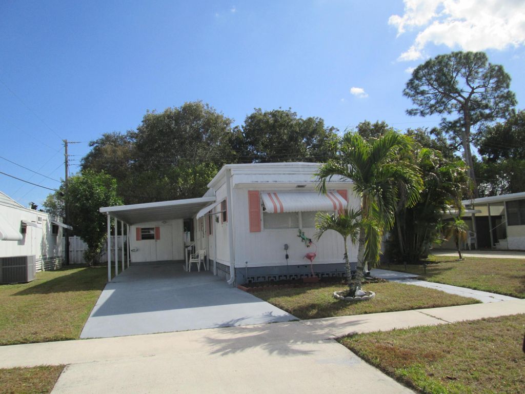 Photo of 4014 Bougainvillea Road, Boynton Beach, FL 33436 (MLS # R11149474)
