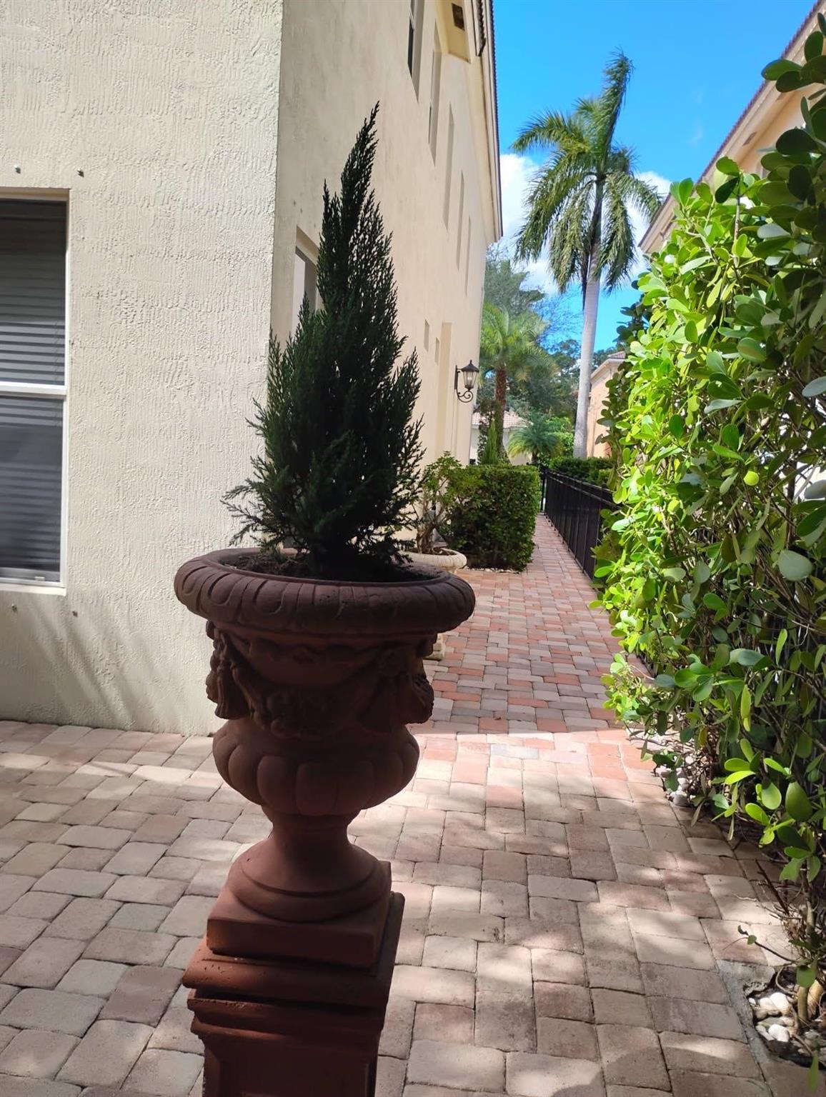 Parkwood Estates - Residential Lease