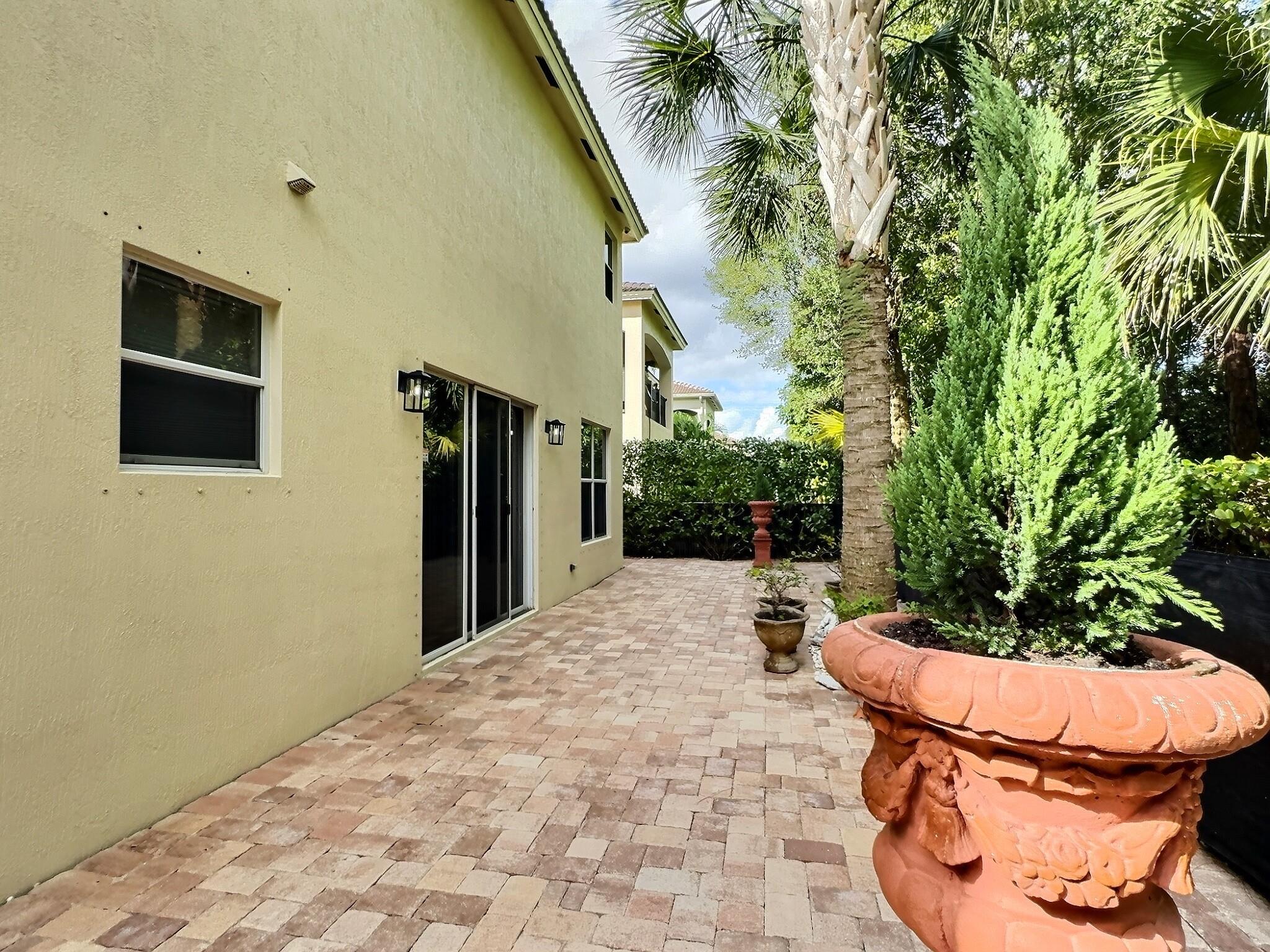 Parkwood Estates - Residential Lease