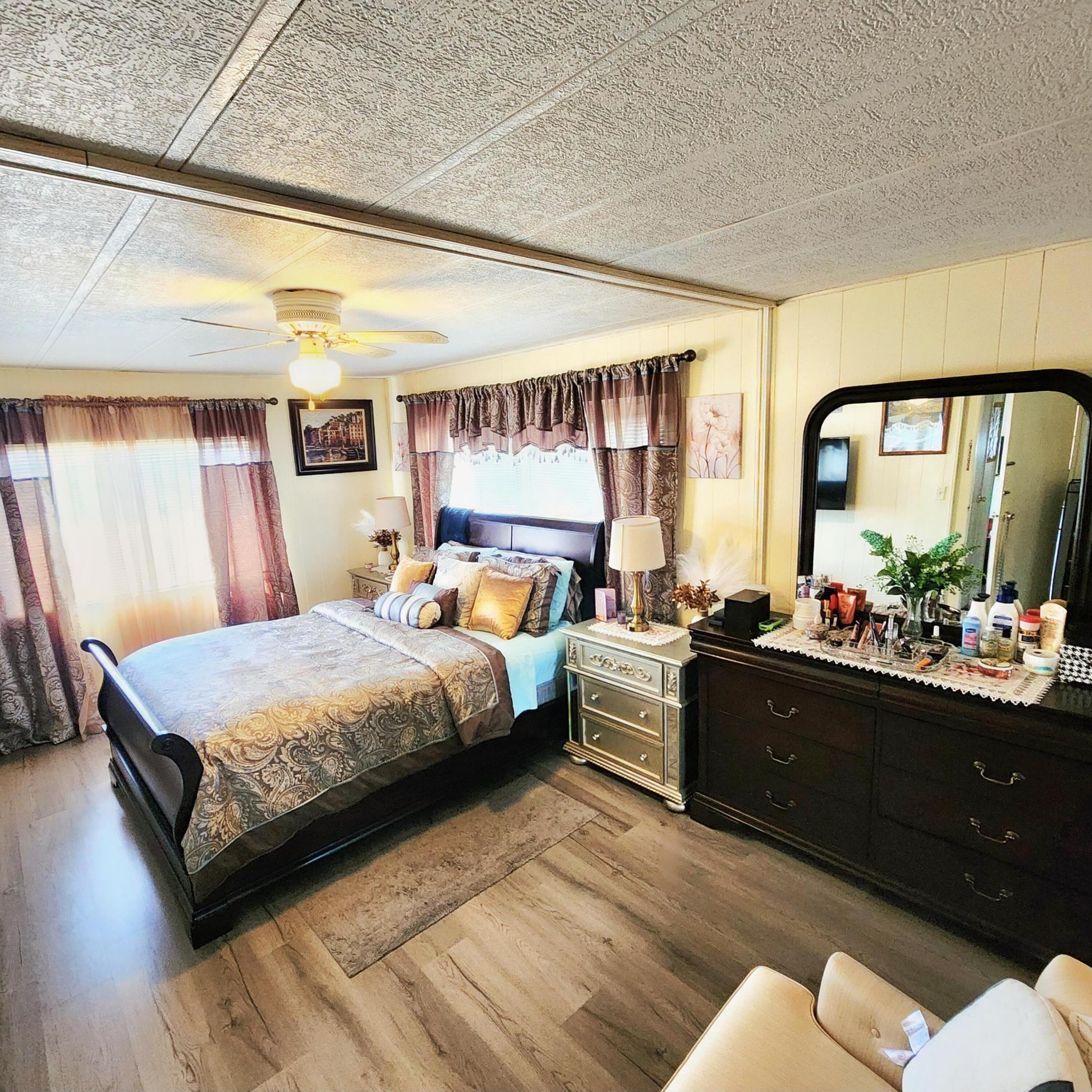 Spanish Lakes Riverfront - Residential