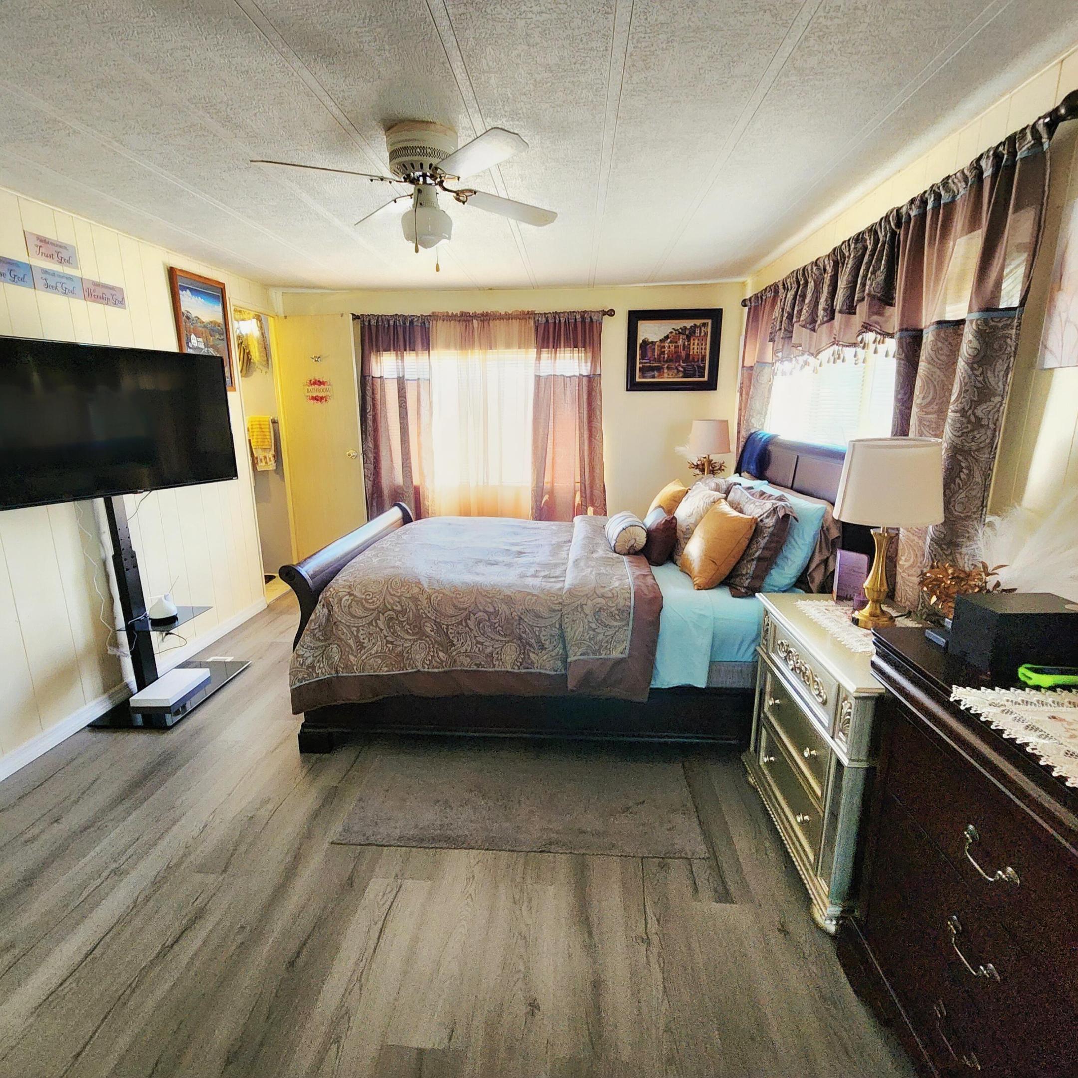 Spanish Lakes Riverfront - Residential