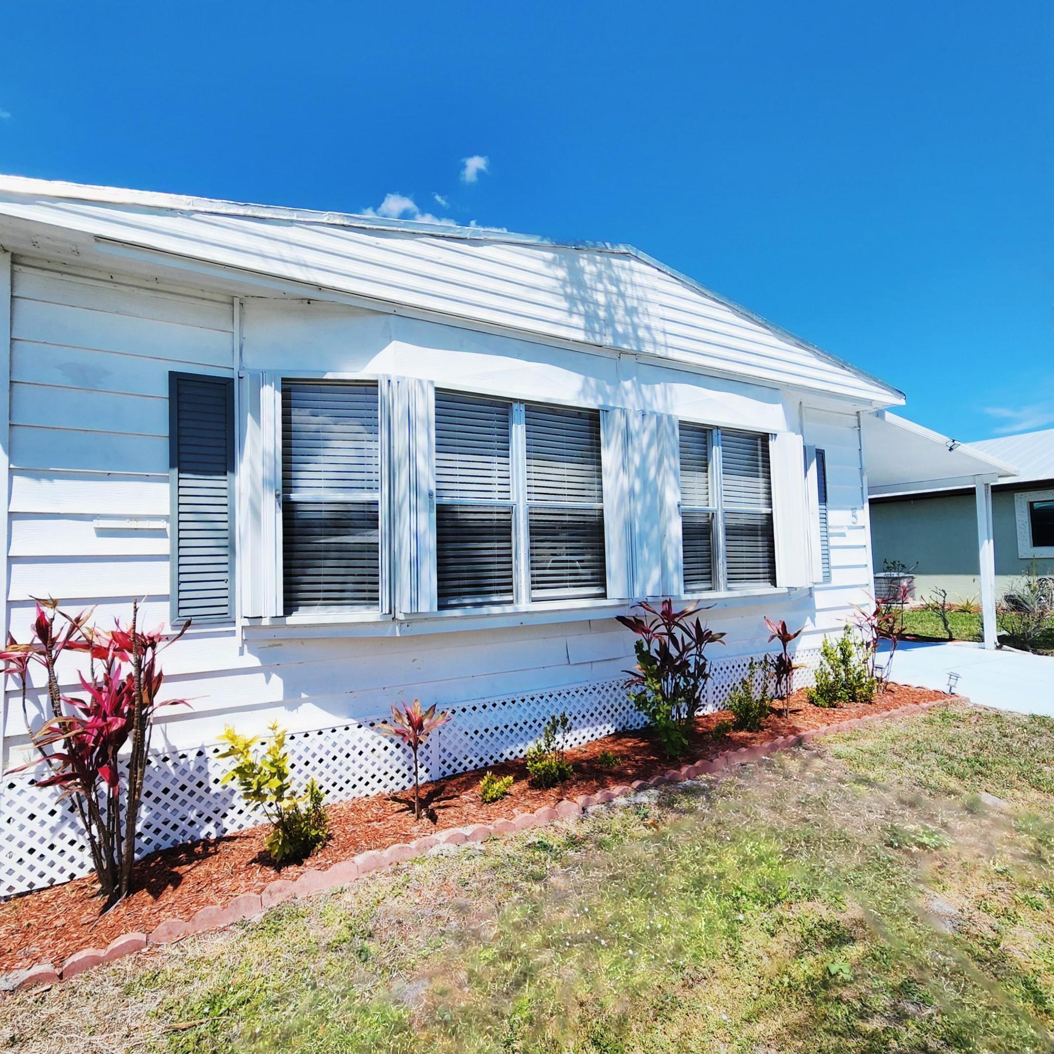 Spanish Lakes Riverfront - Residential