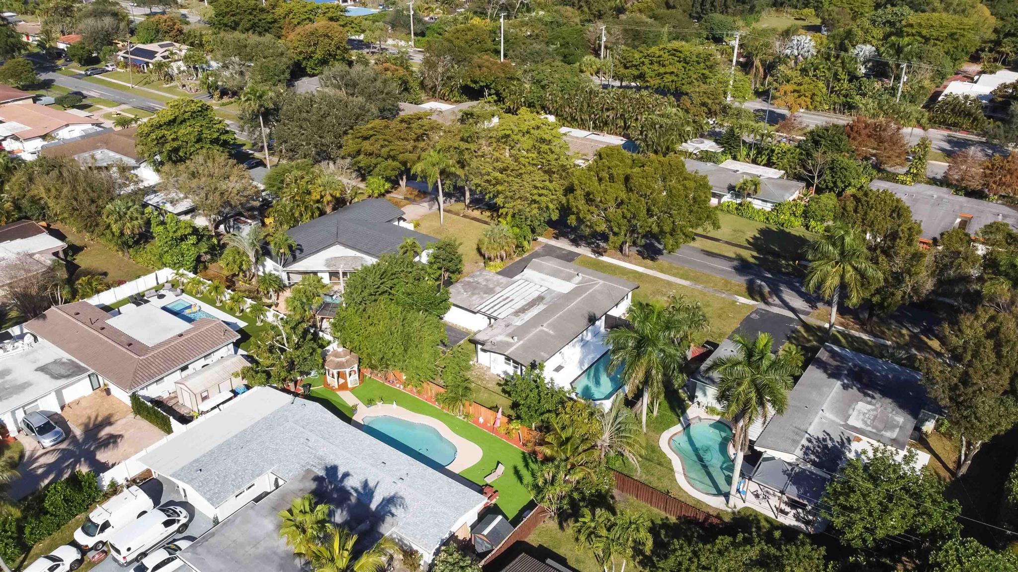 PLANTATION PARK - Residential