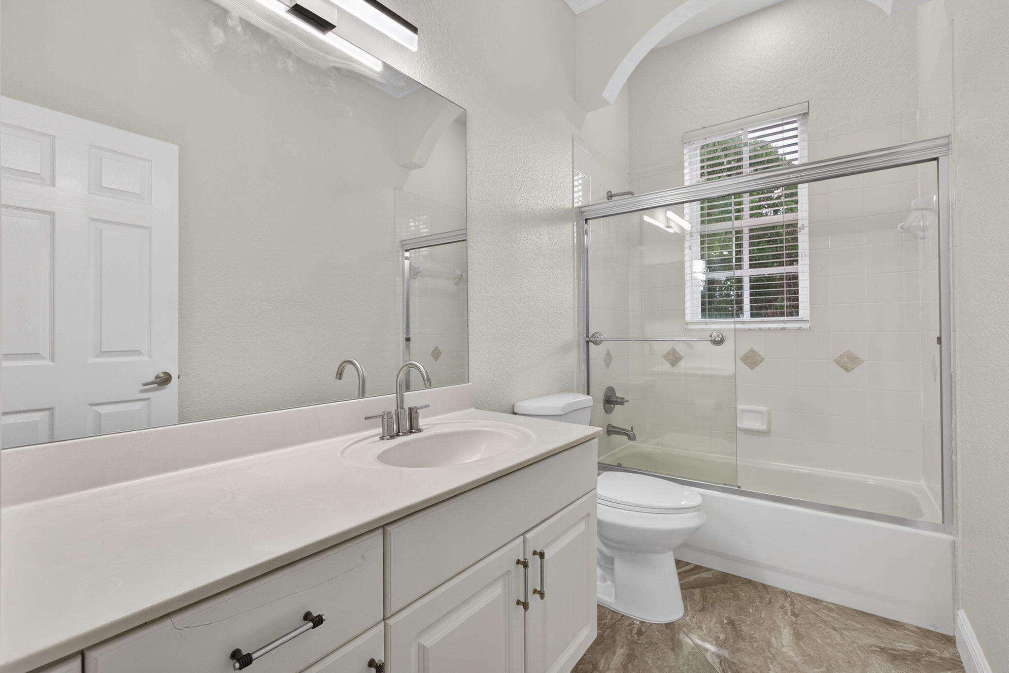 ANDROS ISLE PAR B - Residential Lease