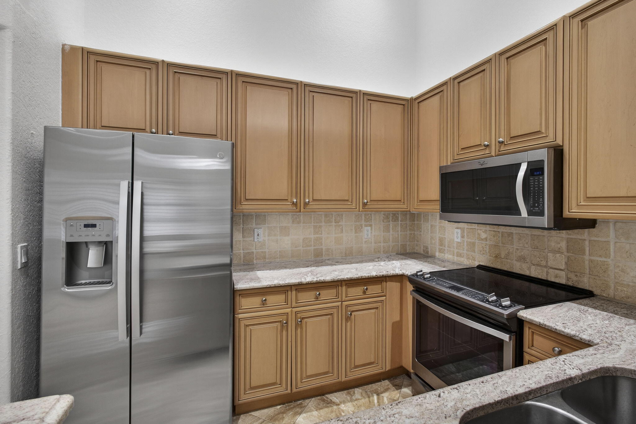 ANDROS ISLE PAR B - Residential Lease