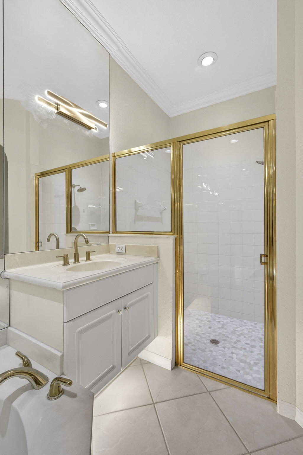 ANDROS ISLE PAR B - Residential Lease