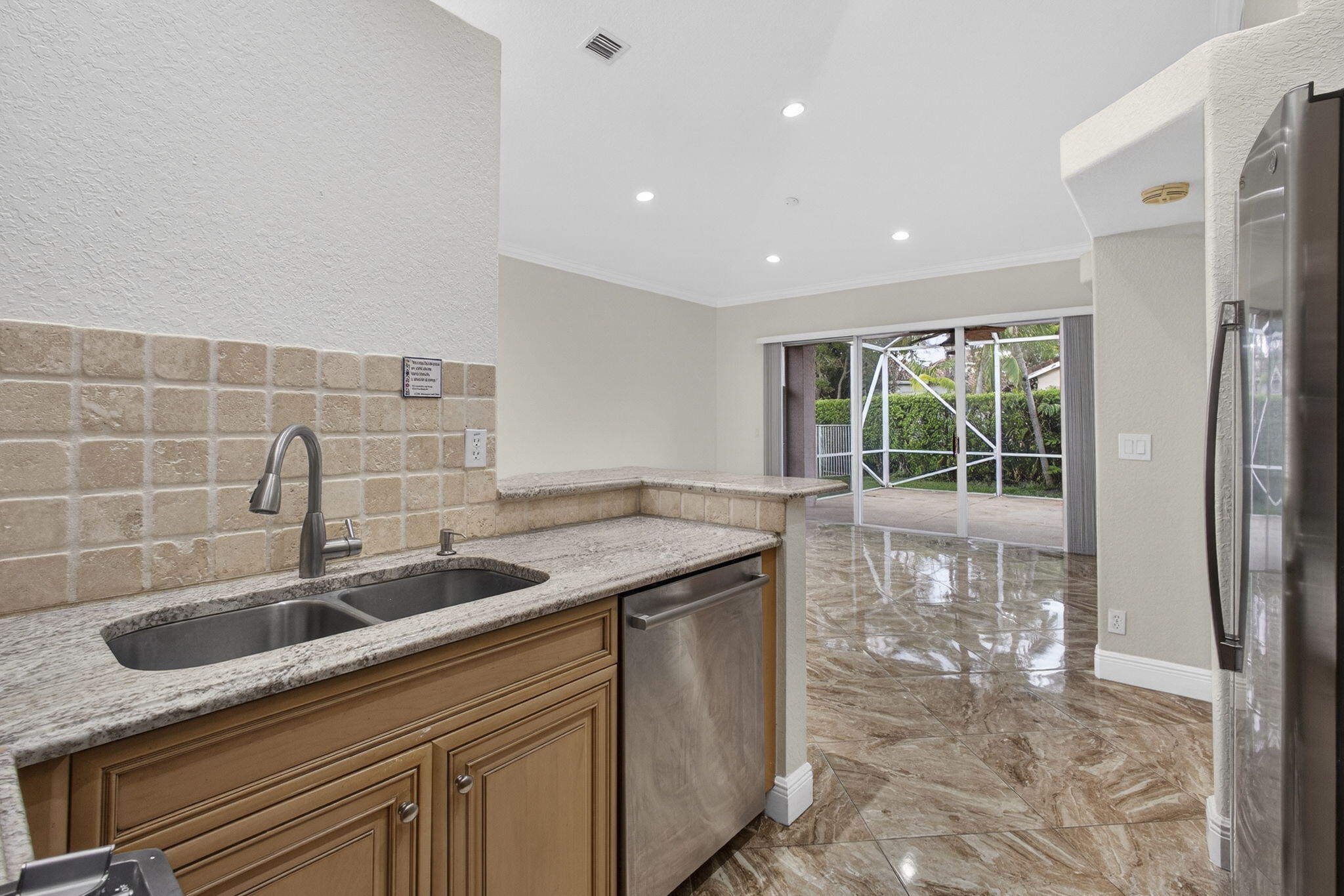 ANDROS ISLE PAR B - Residential Lease