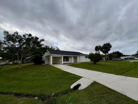 2101 SE Holland Street Port St Lucie FL 34952